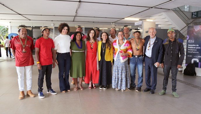 Presidenta da Enap recebe grupo de indígenas do Maranhão em busca de ajuda 