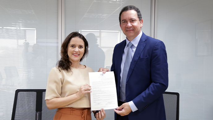 CNseg assina termo de adesão à Escola Virtual de Governo