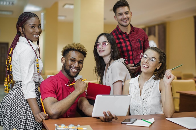 Abertas 11 vagas de emprego para jovens na América Latina