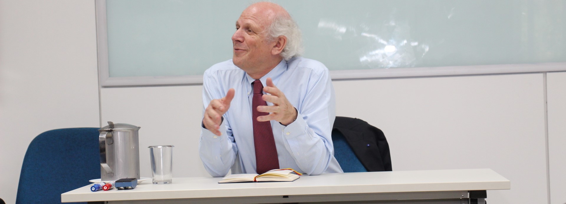 Em palestra, Carlos Malamud compartilha suas ideias sobre o Desenvolvimento Econômico e Social da América Latina