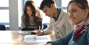 writing-person-student-education-students-learning-743887-pxhere-peq.jpg