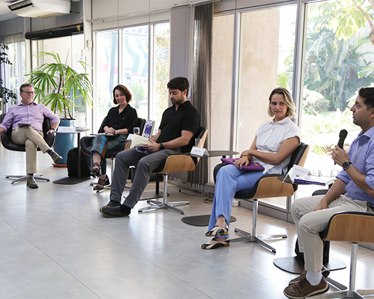 Livro lançado na Enap destaca avanços do Brasil na construção de políticas públicas