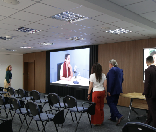Enap inaugura sala de alta performance nomeada em homenagem à professora Roseli Faria