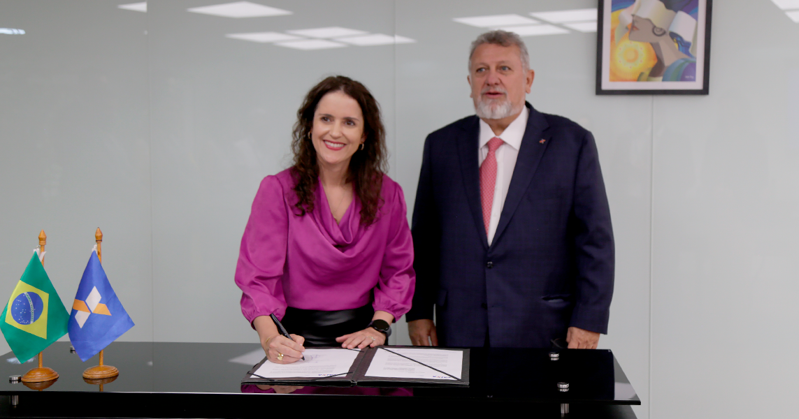 Parceria com a Caixa vai possibilitar com que capacitações produzidas pelo banco sejam disponibilizadas gratuitamente na plataforma Escola Virtual de Governo (EV.G), da Enap