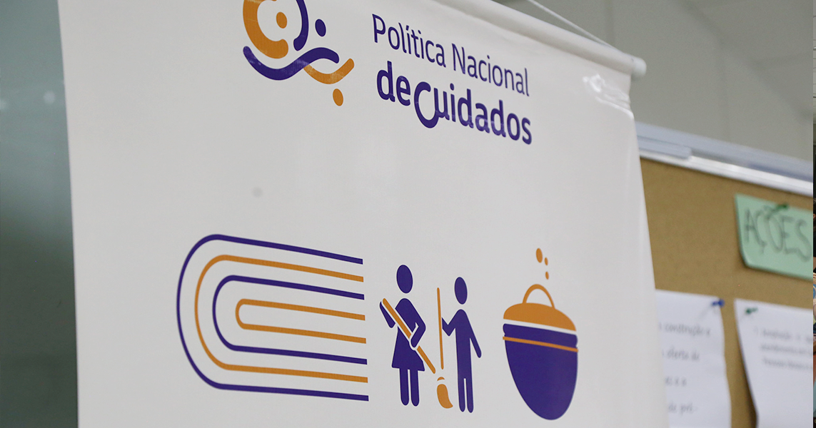 A participação da Escola se deu por meio das oficinas com agentes estratégicos e do apoio às reuniões do grupo de trabalho